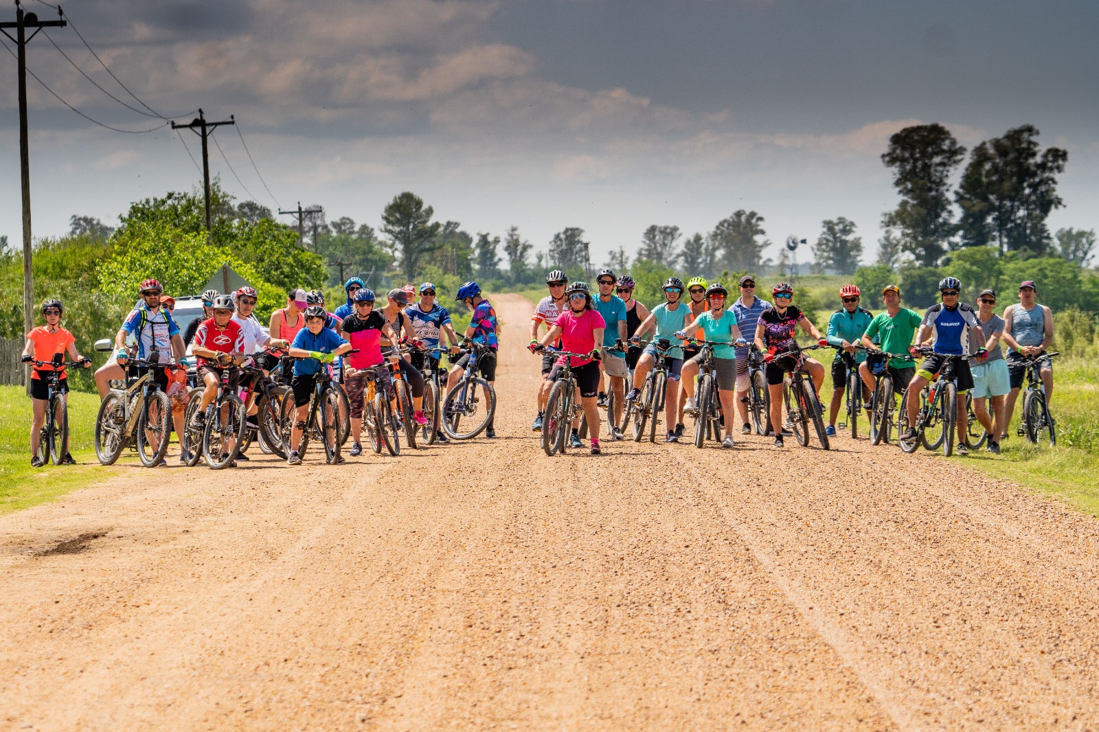 Más de 200 ciclistas fueron parte de la jornada de cicloturismo por Tierra de Palmares