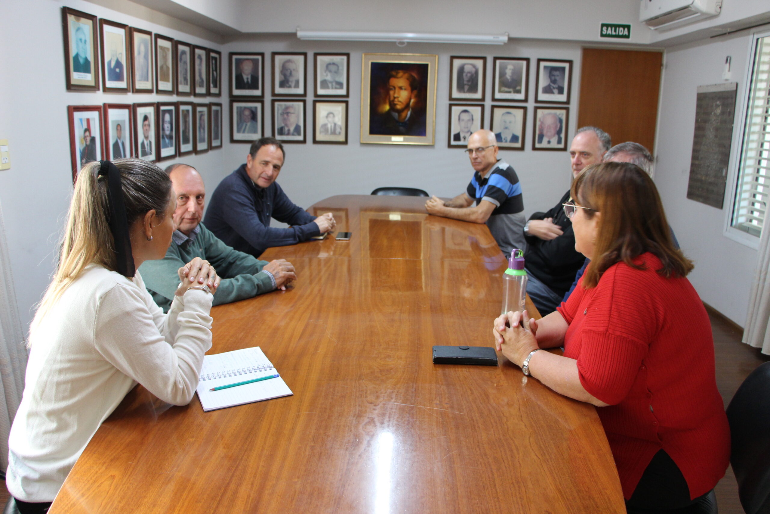 Reunión de trabajo de la Municipalidad de Villa Elisa y la Asociación para el Desarrollo