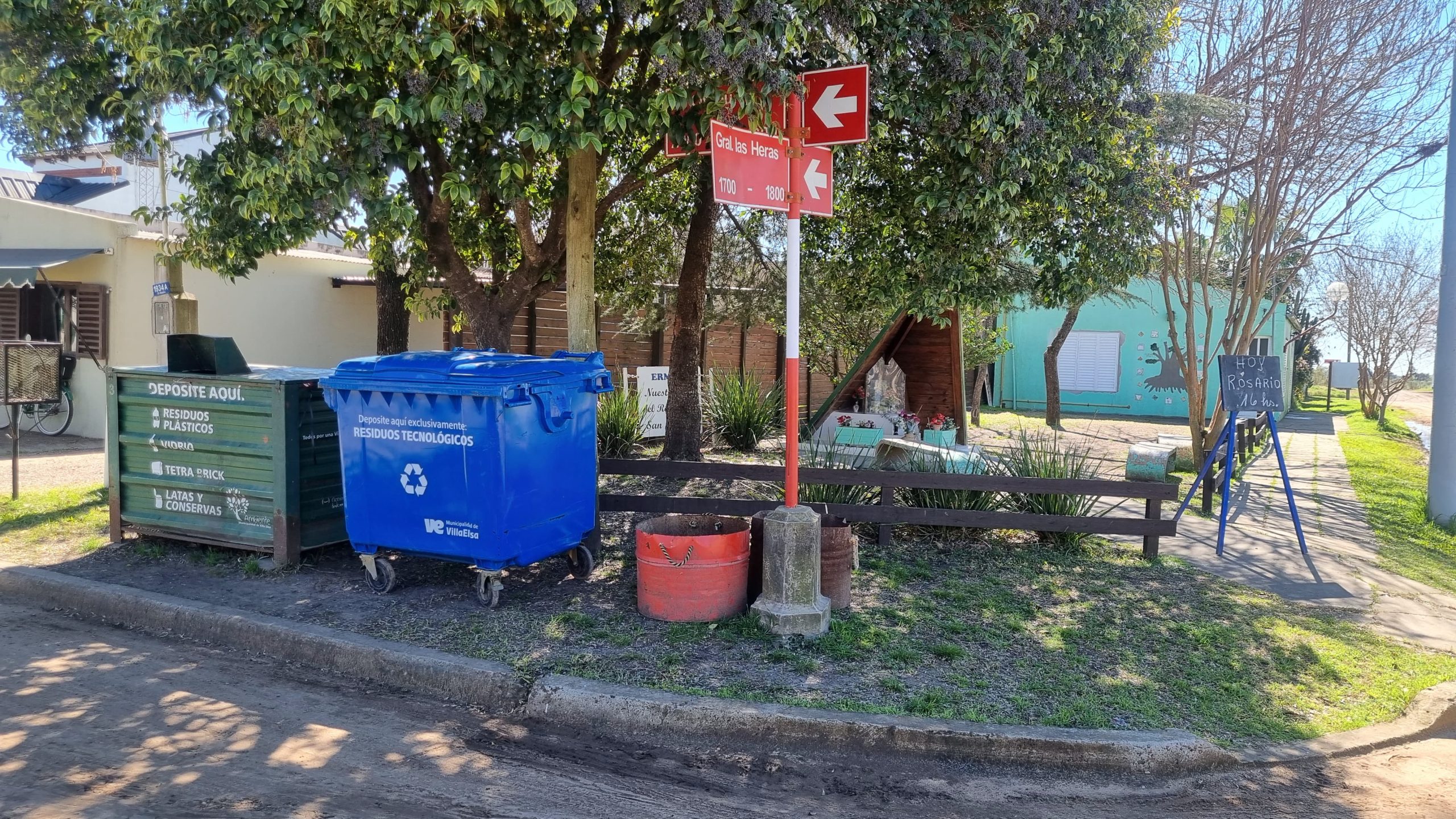 El Punto Azul se encuentra frente al Centro El Ombú