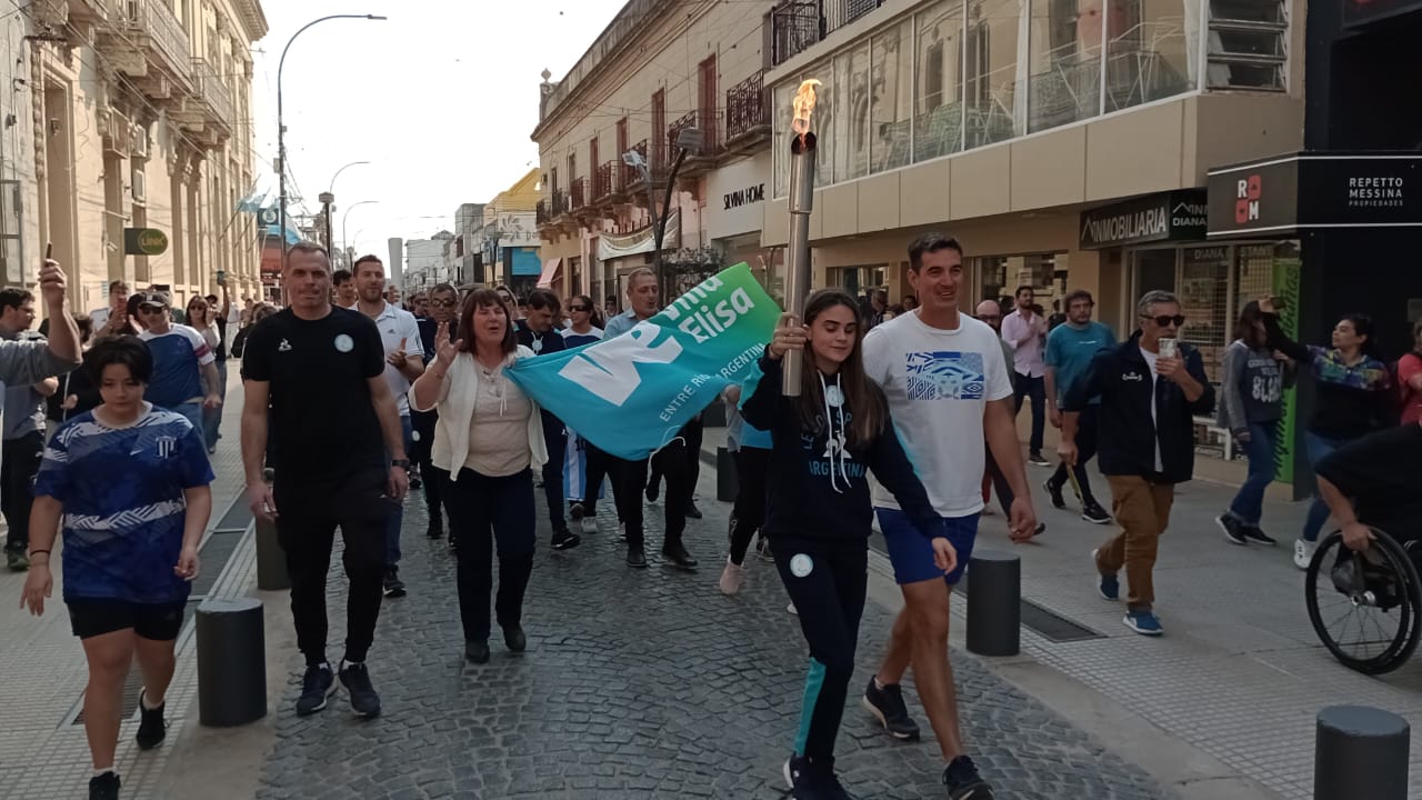 Sofía Casse portó la Antorcha Paralímpica antes de su viaje a París