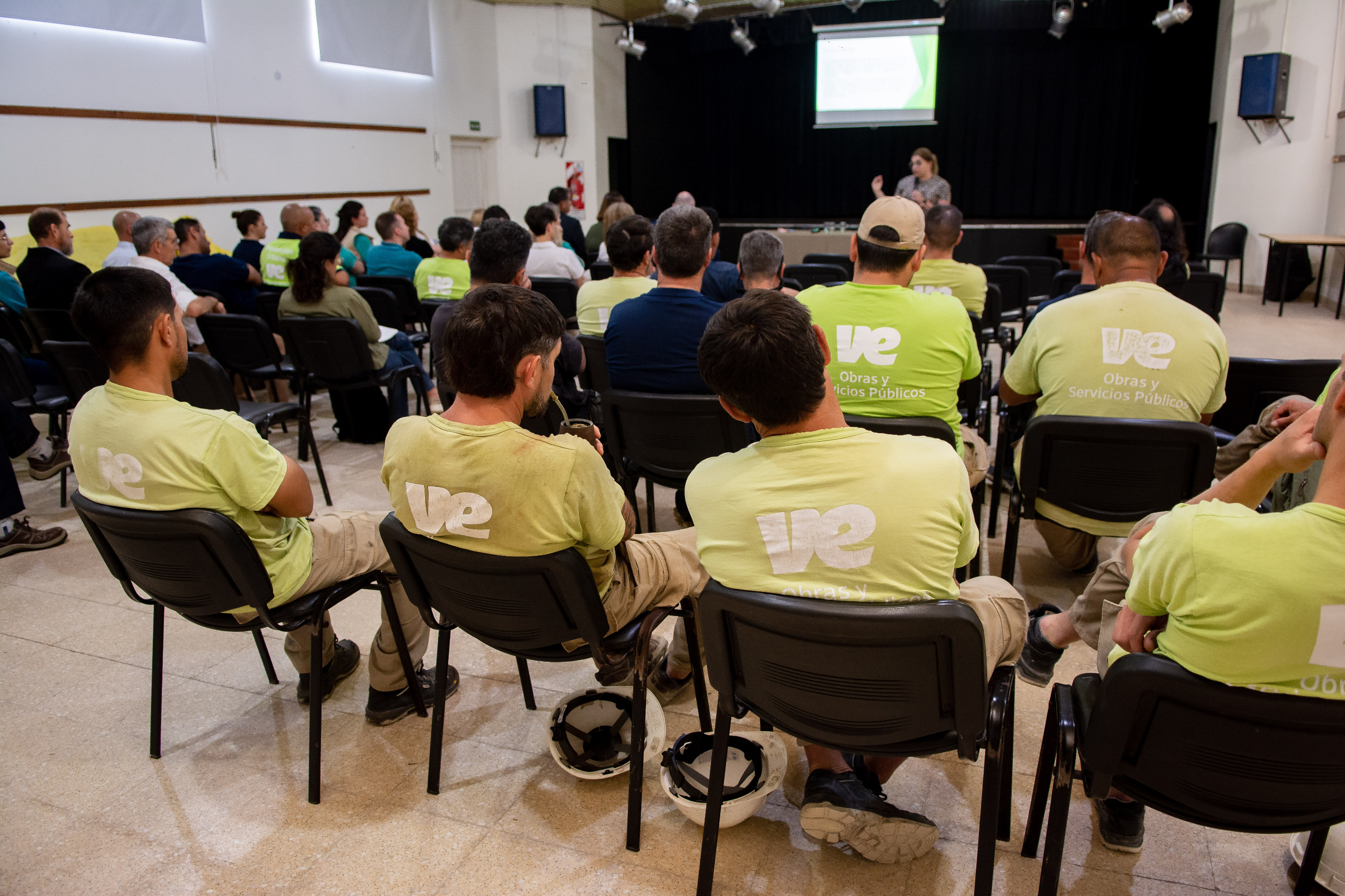 Capacitación sobre violencia y adicciones en el ámbito laboral