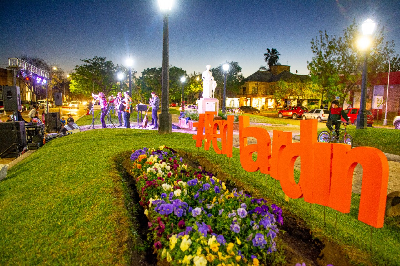 Charlas y Talleres en FeriJardín 2025