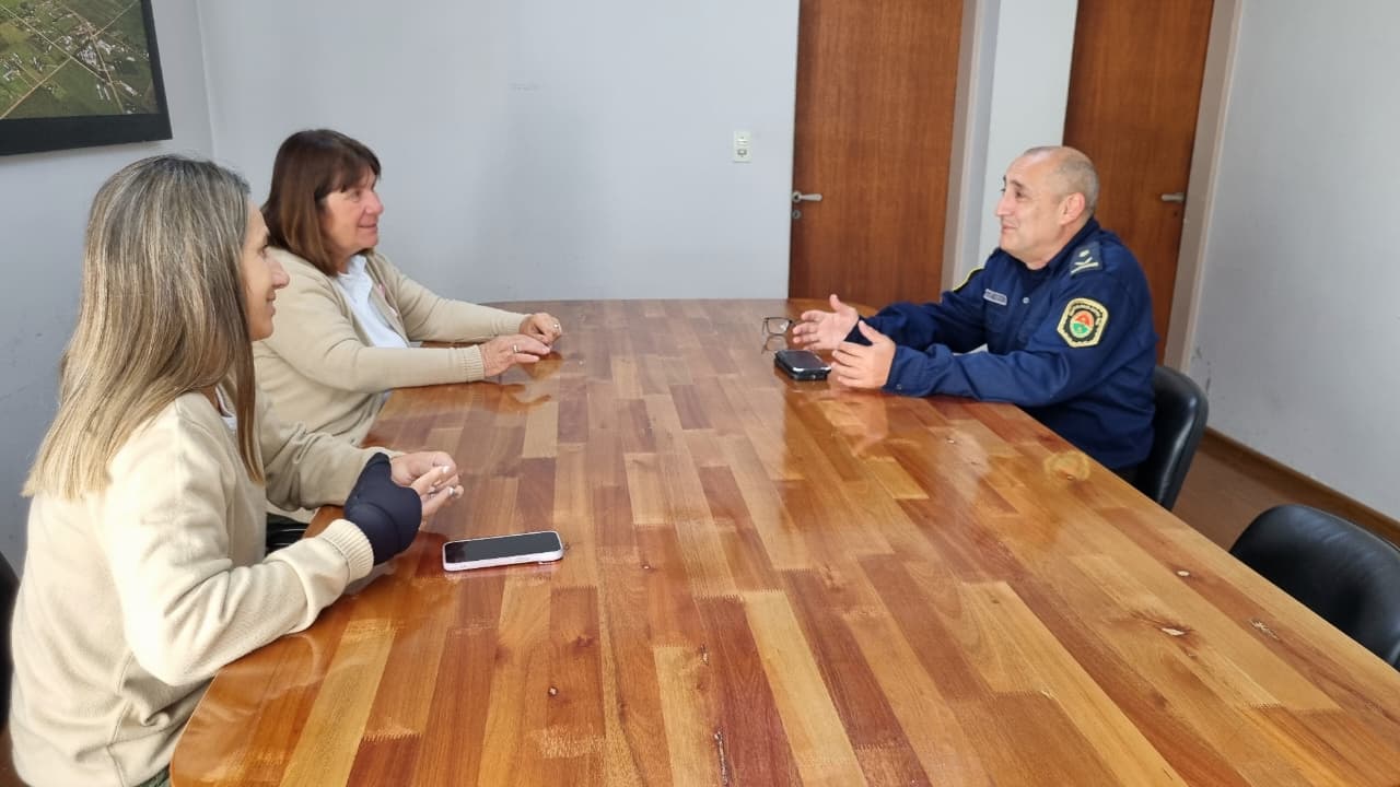 Reunión con el Jefe Departamental de Policía