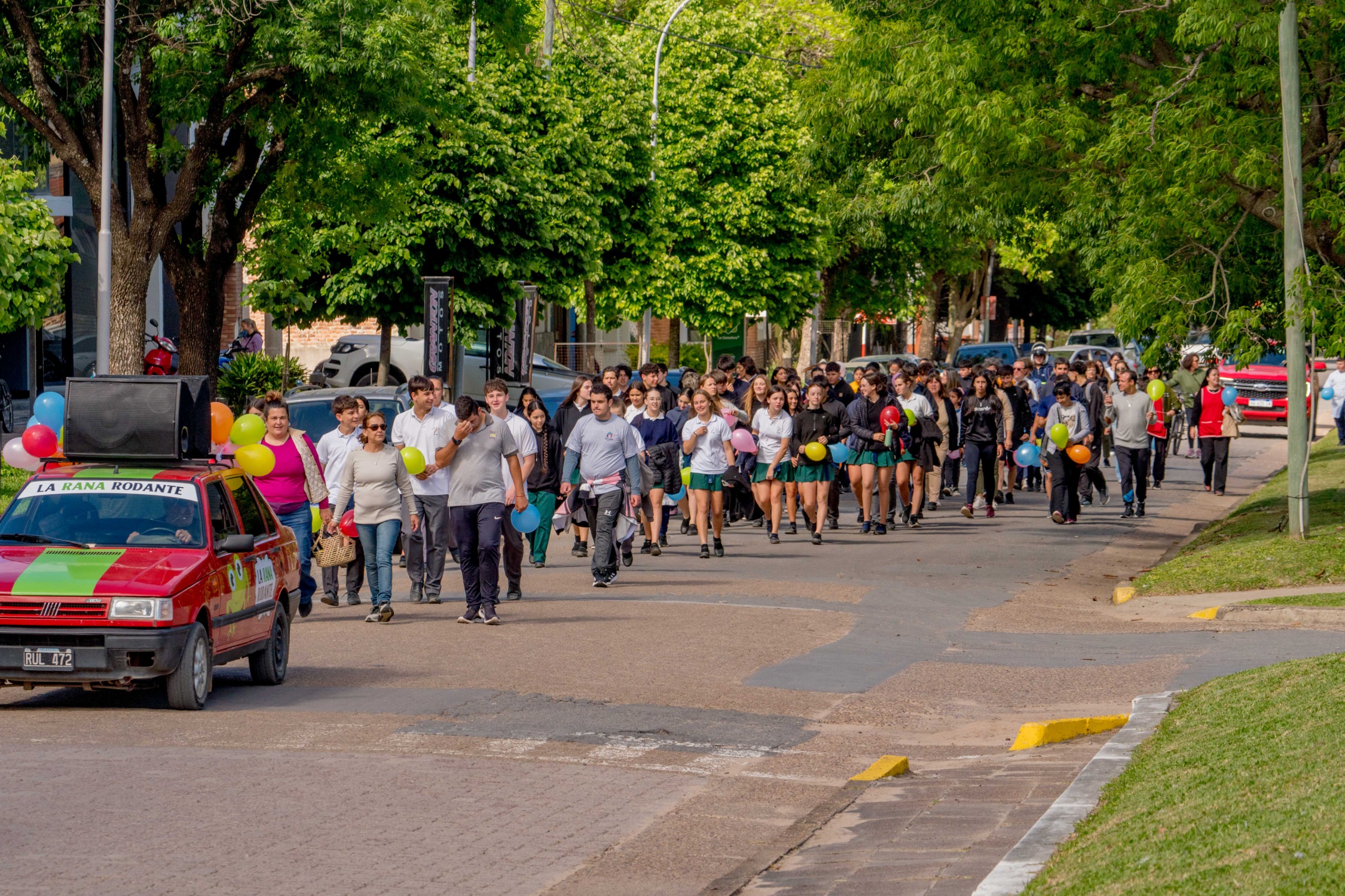 Buena convocatoria para la caminata “Todos bajo el mismo sol”
