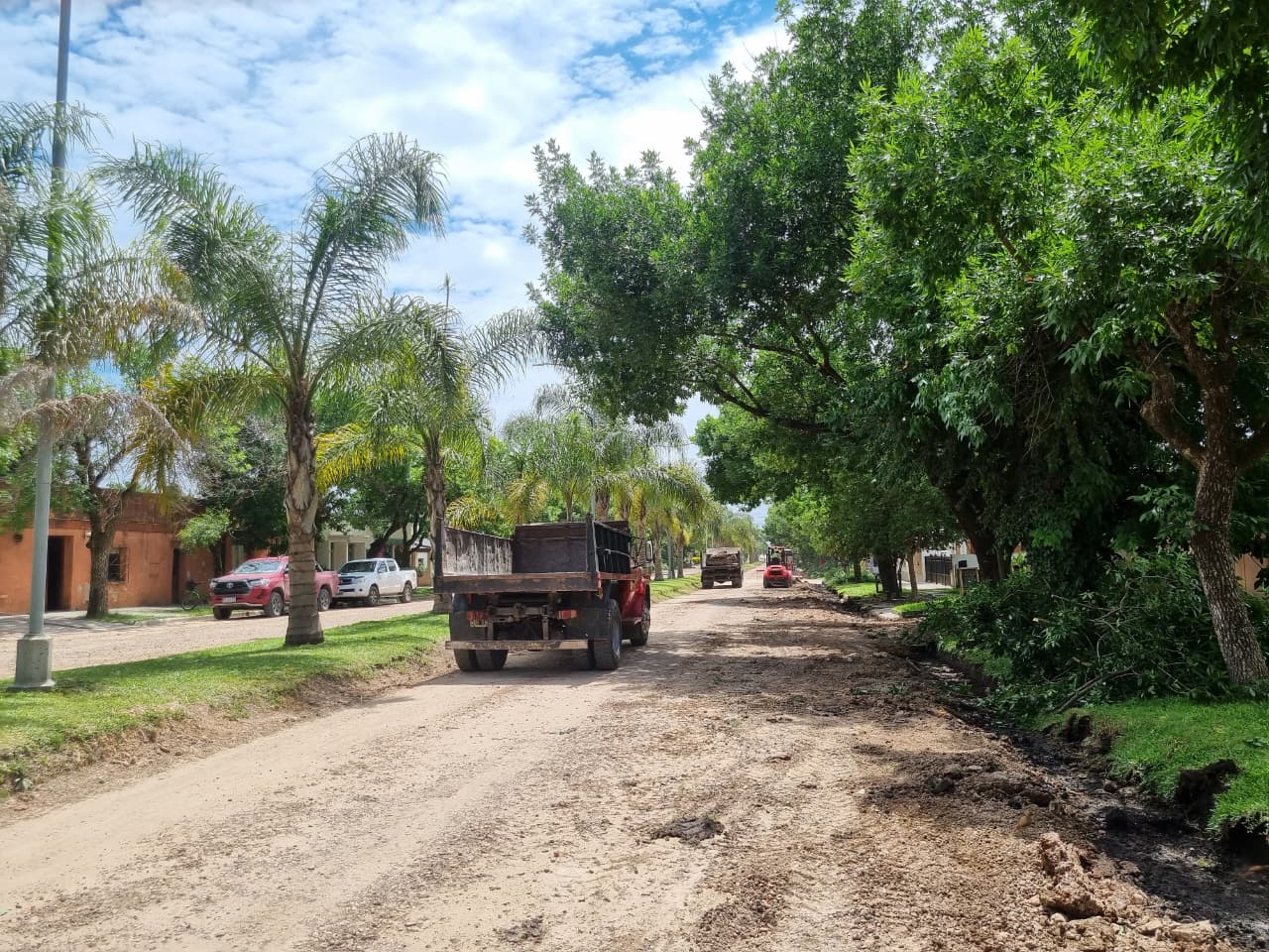 Iniciaron los trabajos para el asfaltado de Bv. Schroeder