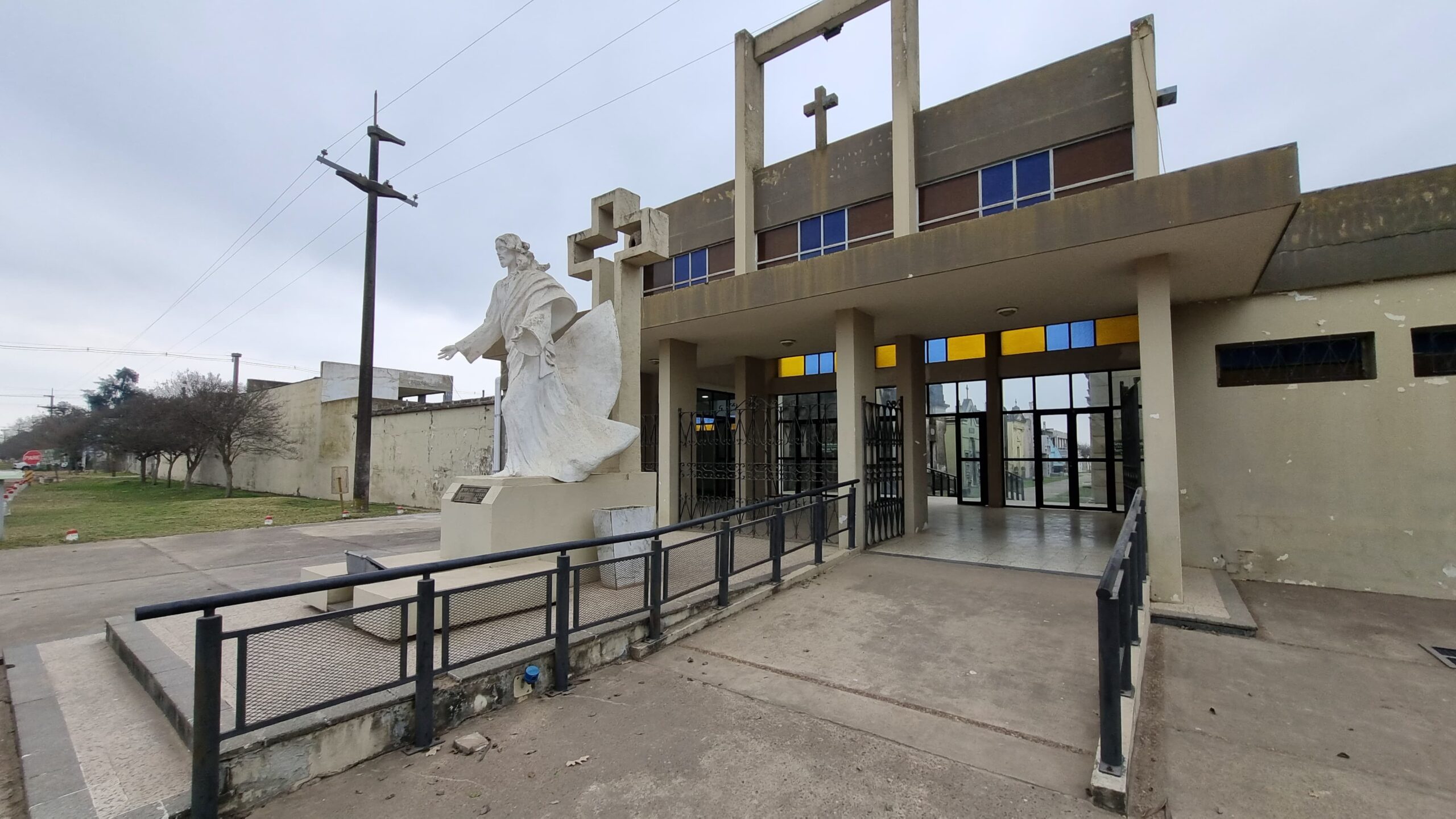 Se avanza en las mejoras al Cementerio