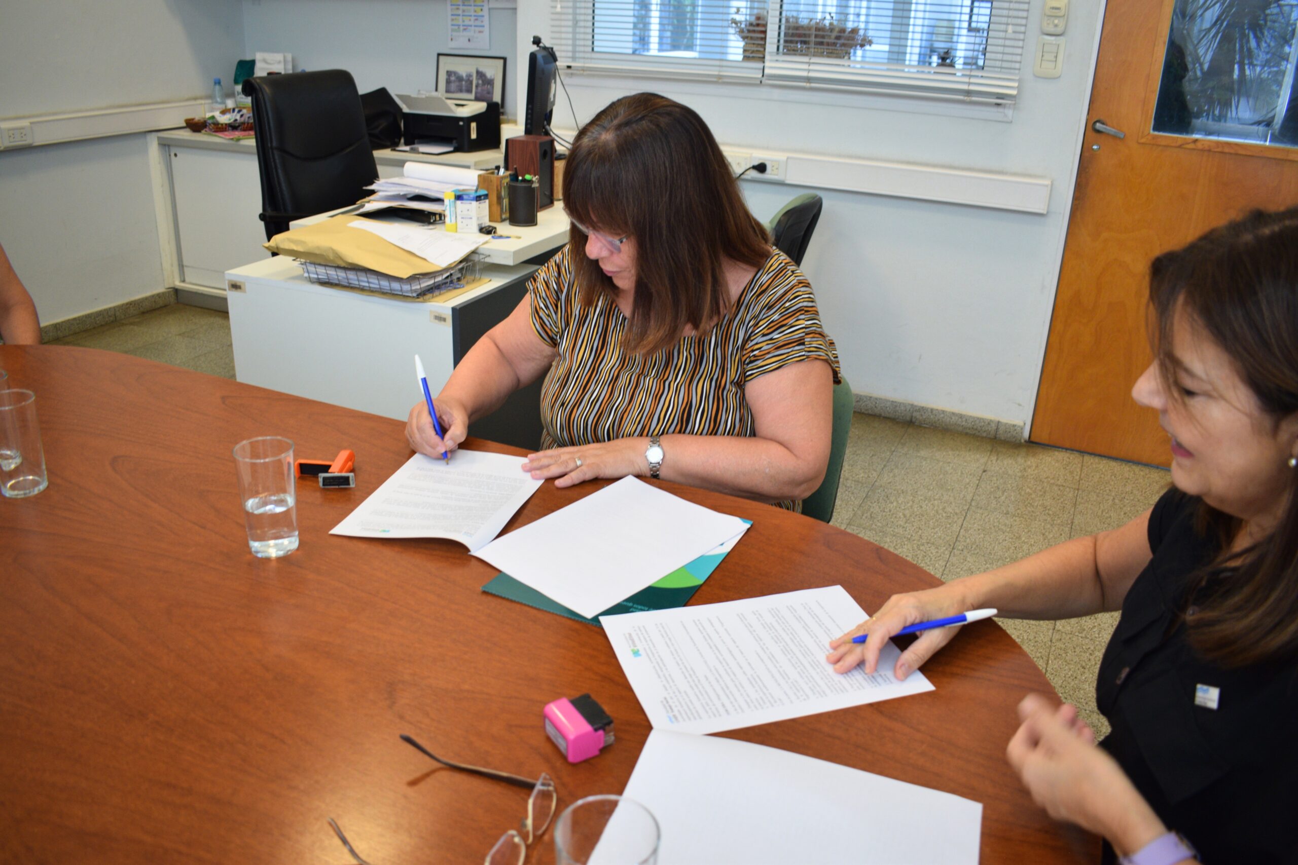 Se firmó un convenio entre la Municipalidad de Villa Elisa y la UNER