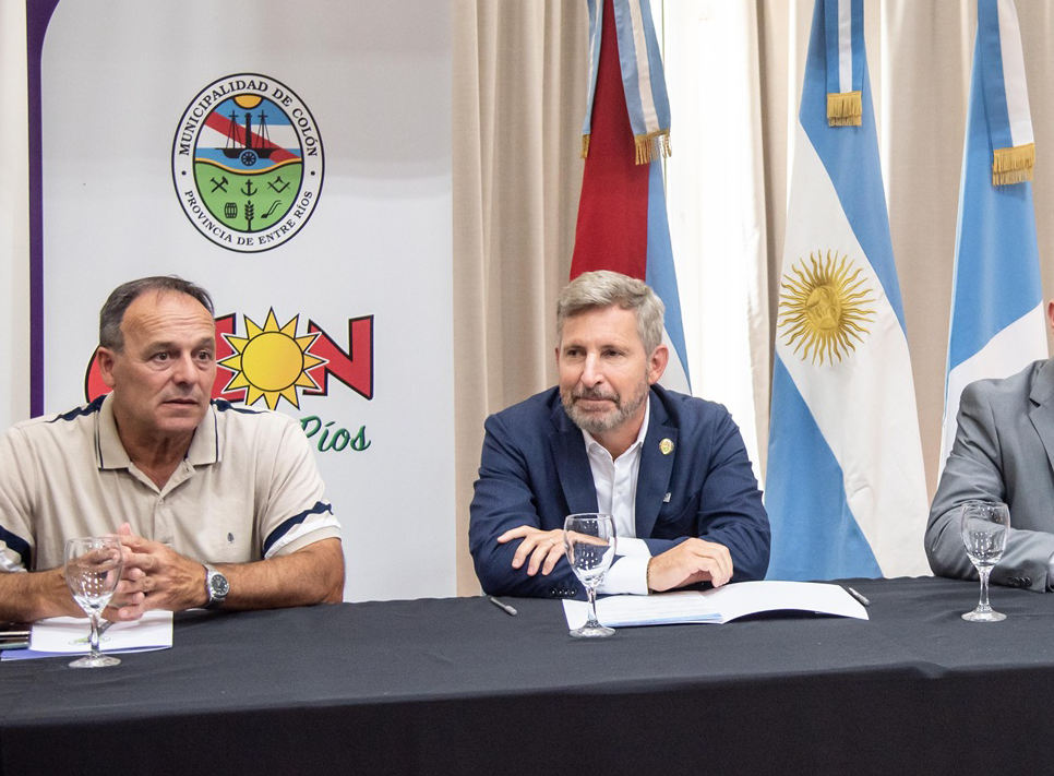 Reunión departamental por la posible instalación de una refinería frente a Colón