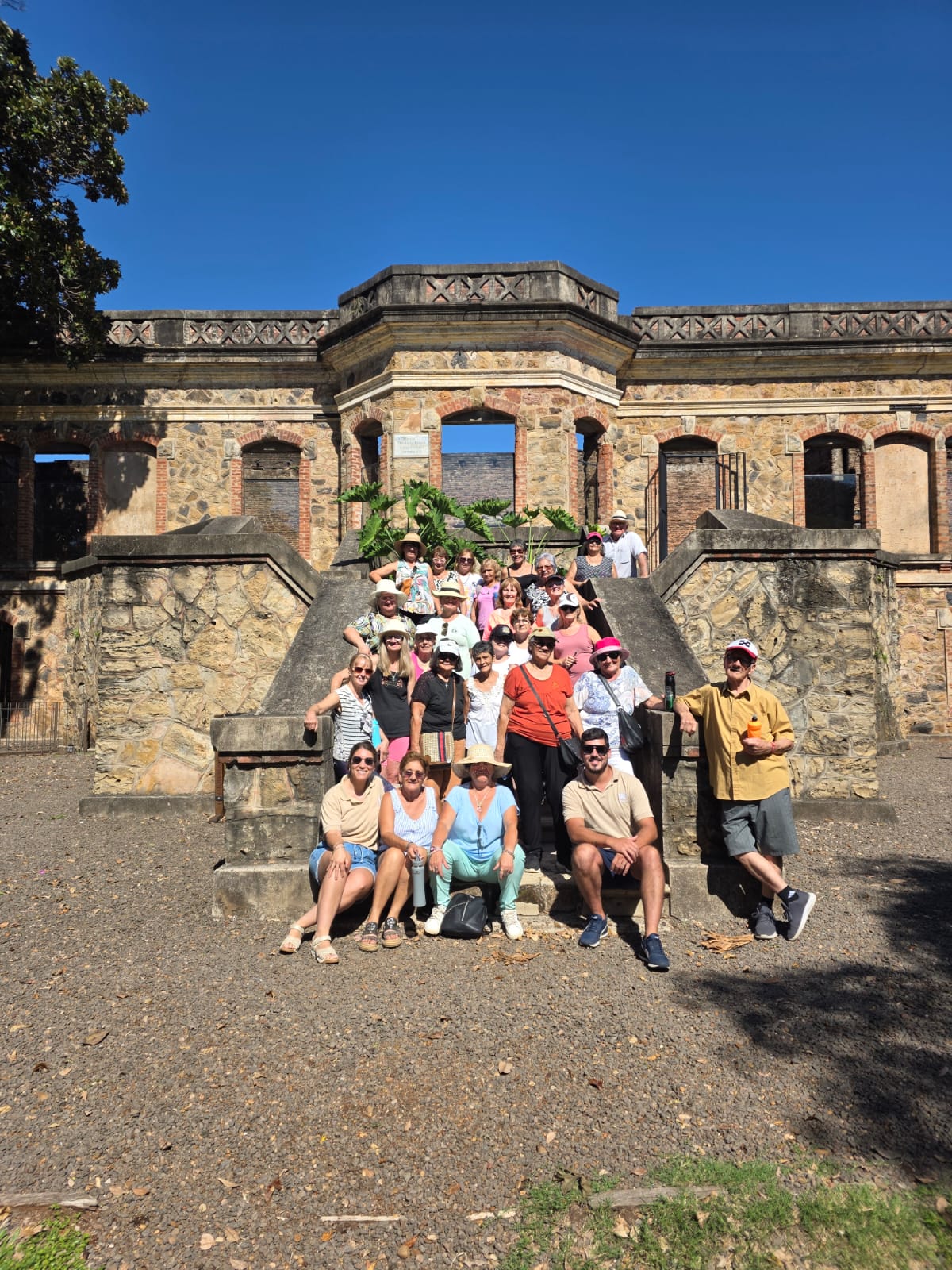 Adultos mayores visitaron lugares emblemáticos de la ciudad de Concordia