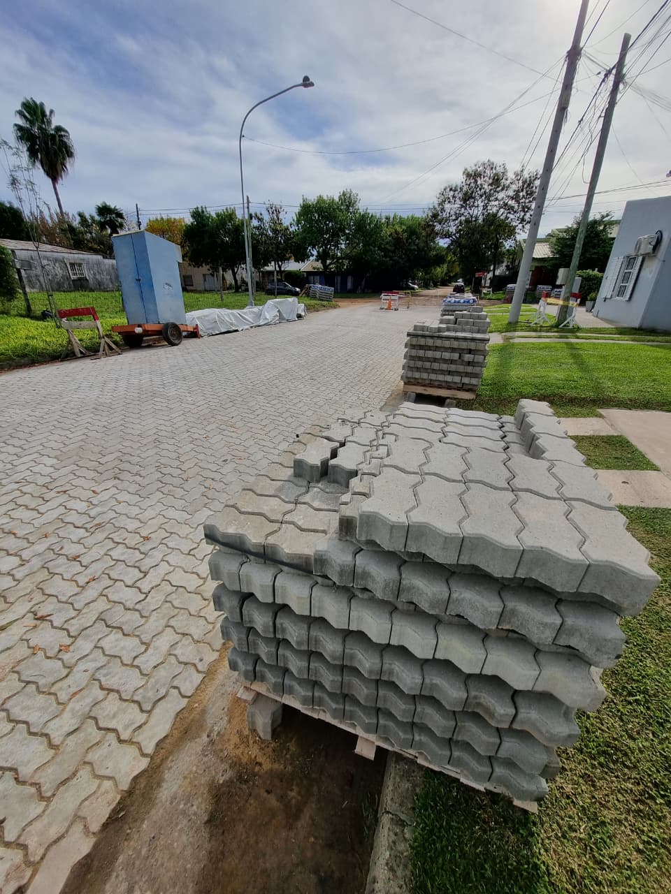 Registro de oposición para diez cuadras de adoquines