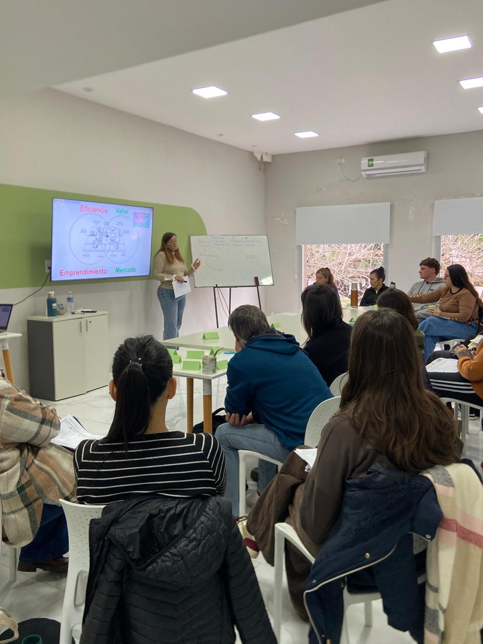 Incubadora de proyectos 2026 – charla