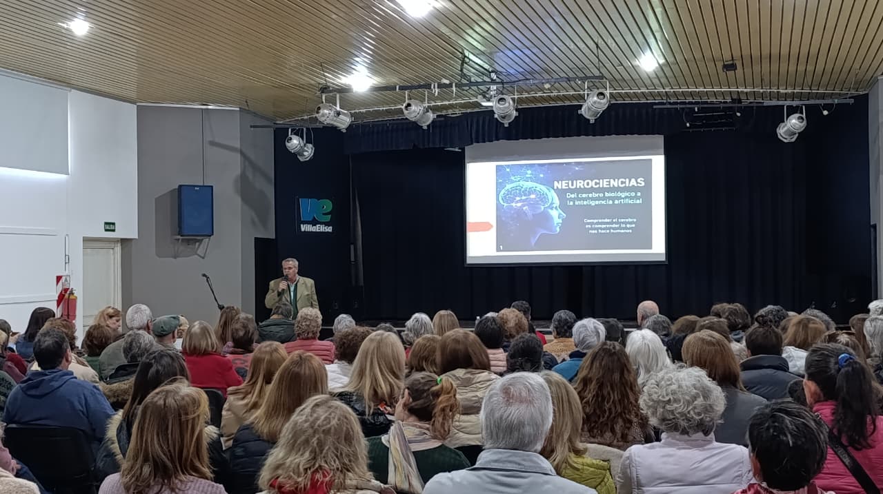 Más de 170 personas participaron de la charla sobre Neurología y Mujer