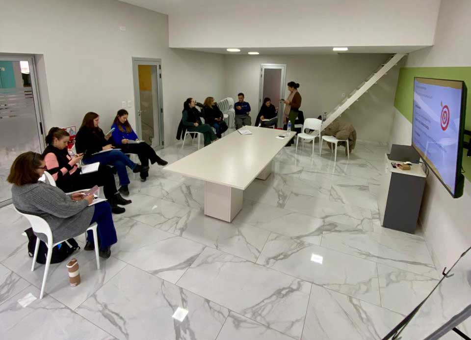 Los Proyectos Incubados de Villa Elisa fortalecen su formación emprendedora