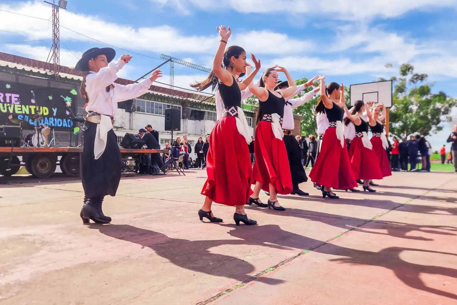 Estudiantes elisenses vivieron su “Jornada de Arte, Juventud y Solidaridad”