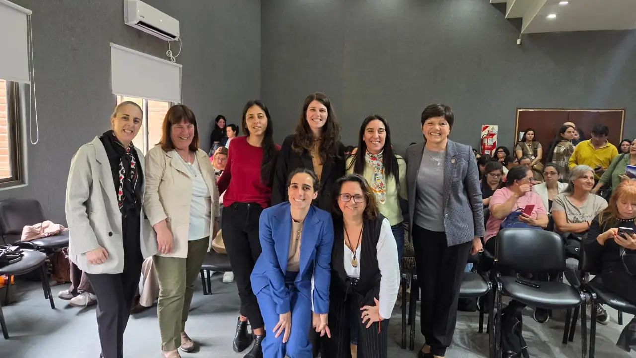Villa Elisa participó de una jornada sobre liderazgo y desarrollo productivo de mujeres