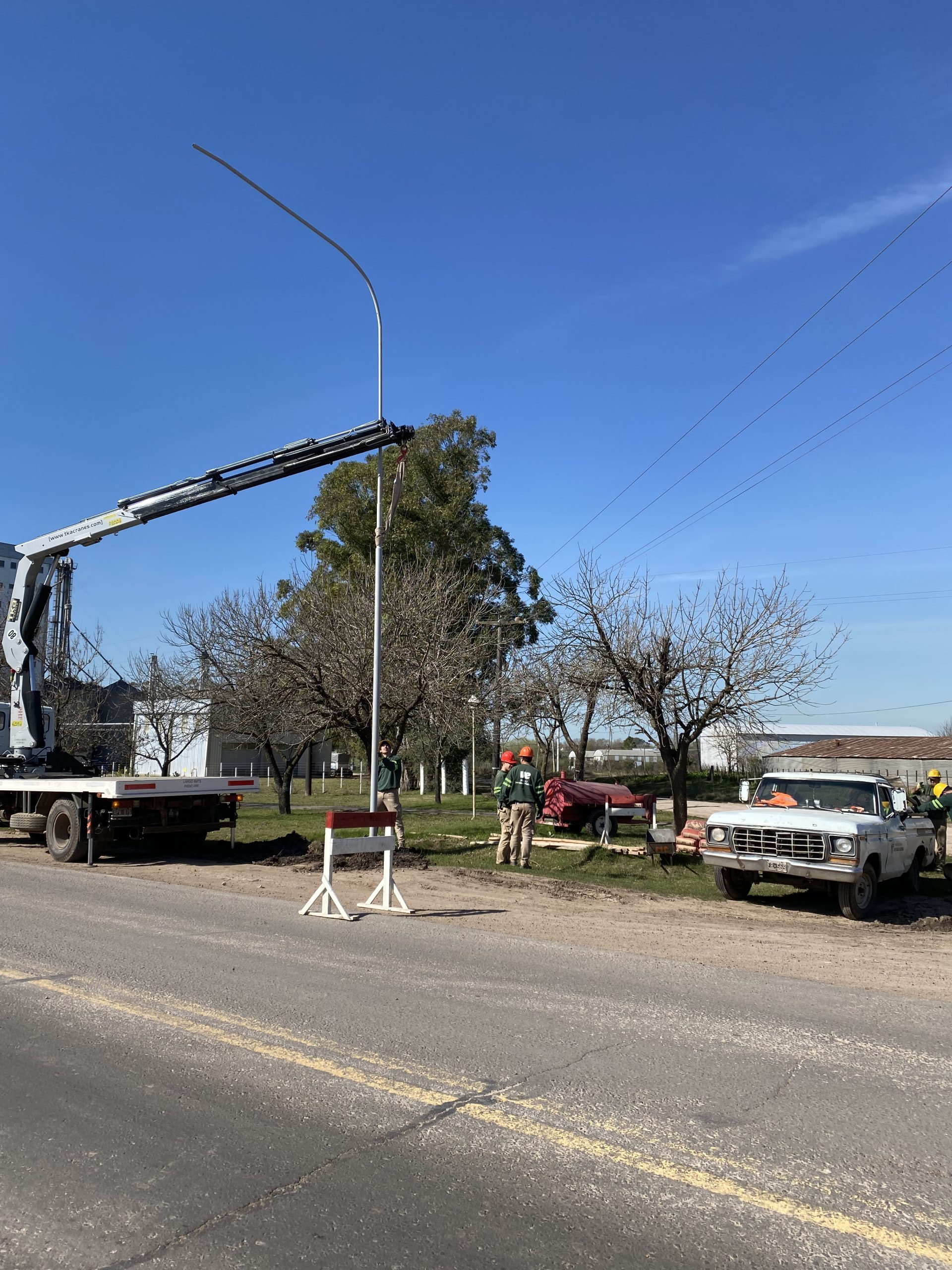 Más iluminación led en el acceso a la ciudad por Ruta 130