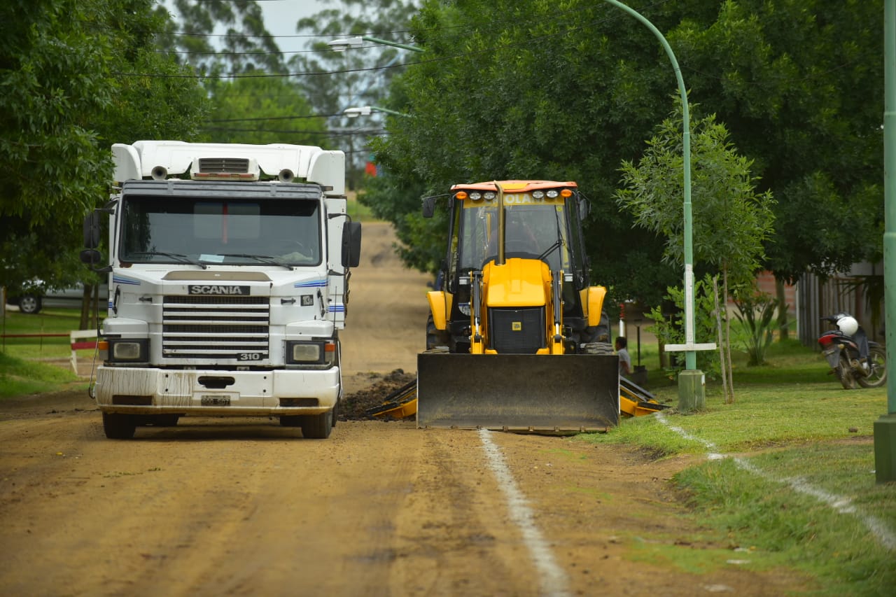 Inicia un nuevo tramo de cordón cuneta en calle Tratado del Pilar