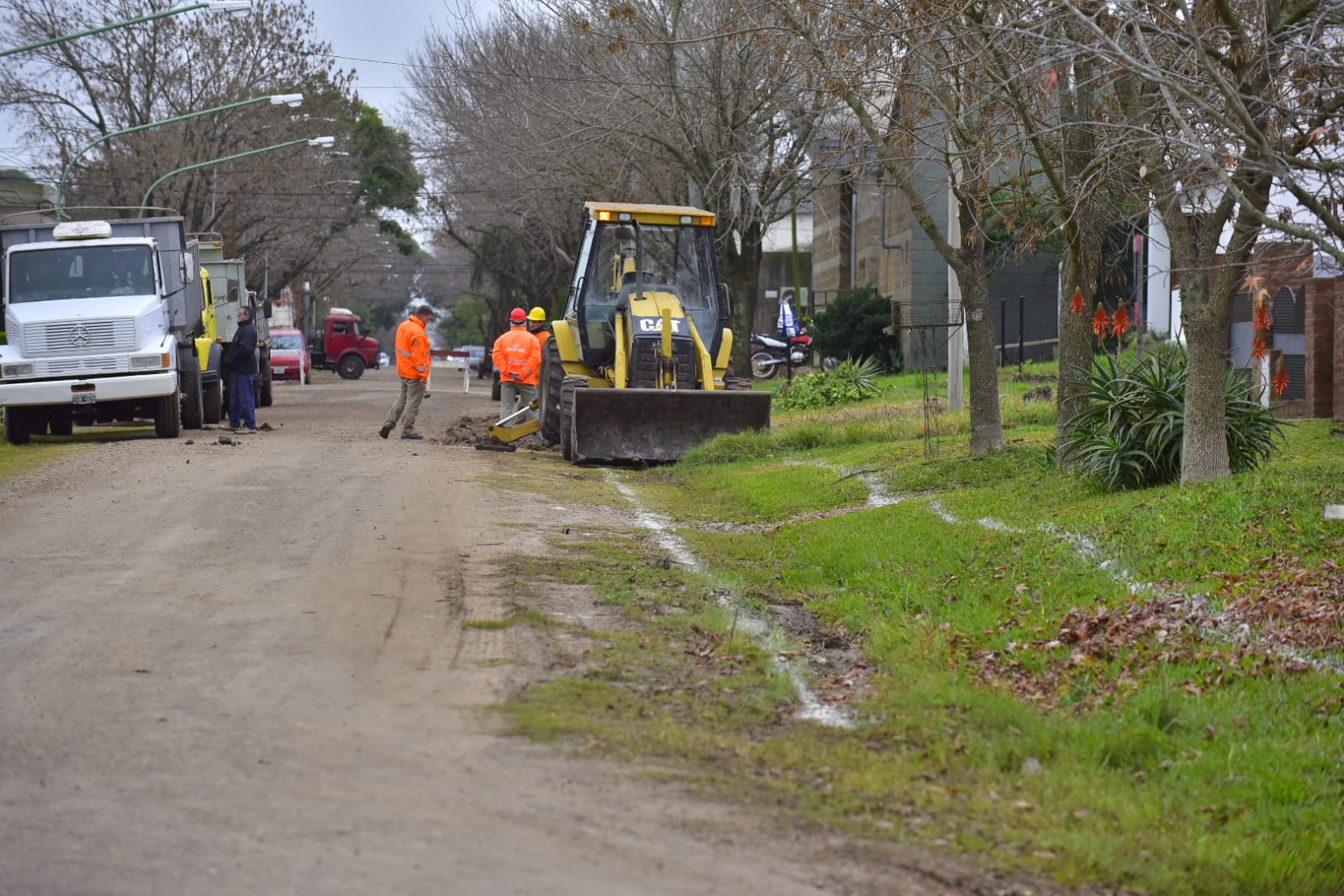 Inicia una nueva obra de cordón cuneta en barrio de la Escuela Normal