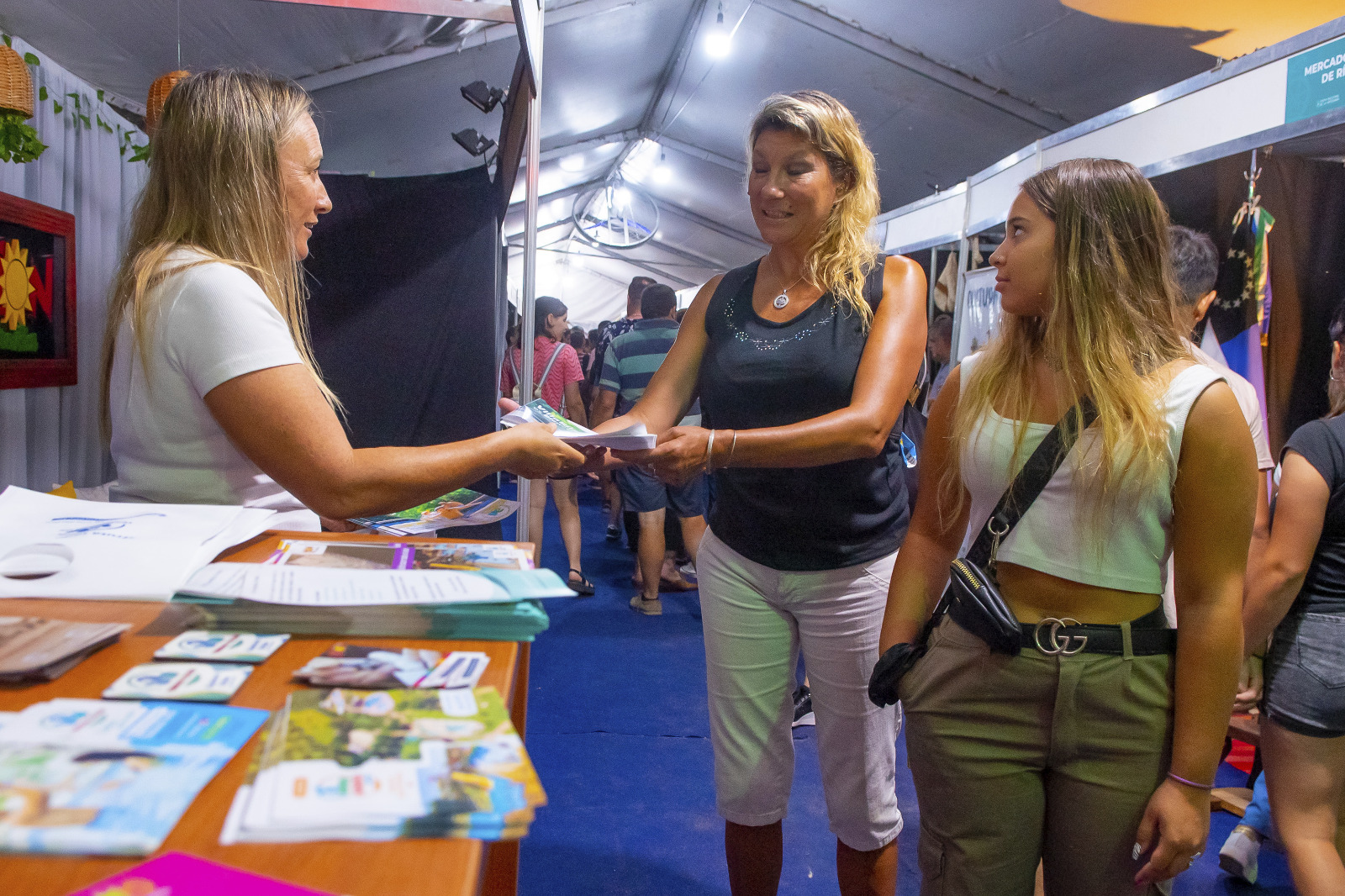 Villa Elisa promociona sus atractivos en la Fiesta Nacional de la Artesanía