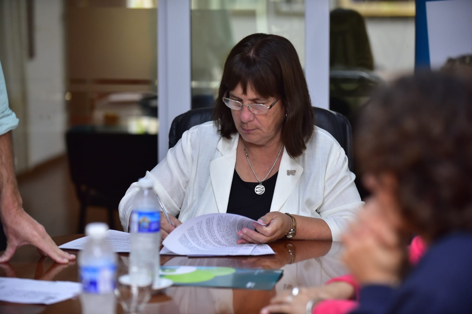 Se firmó el contrato de obra para la ejecución en Villa Elisa del Nuevo Centro de Desarrollo Infantil