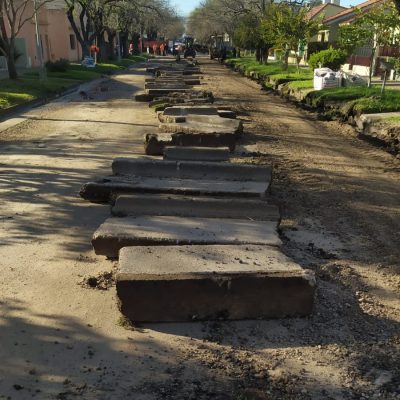 Comenzaron los trabajos para la pavimentación de Héctor de Elía al 1700