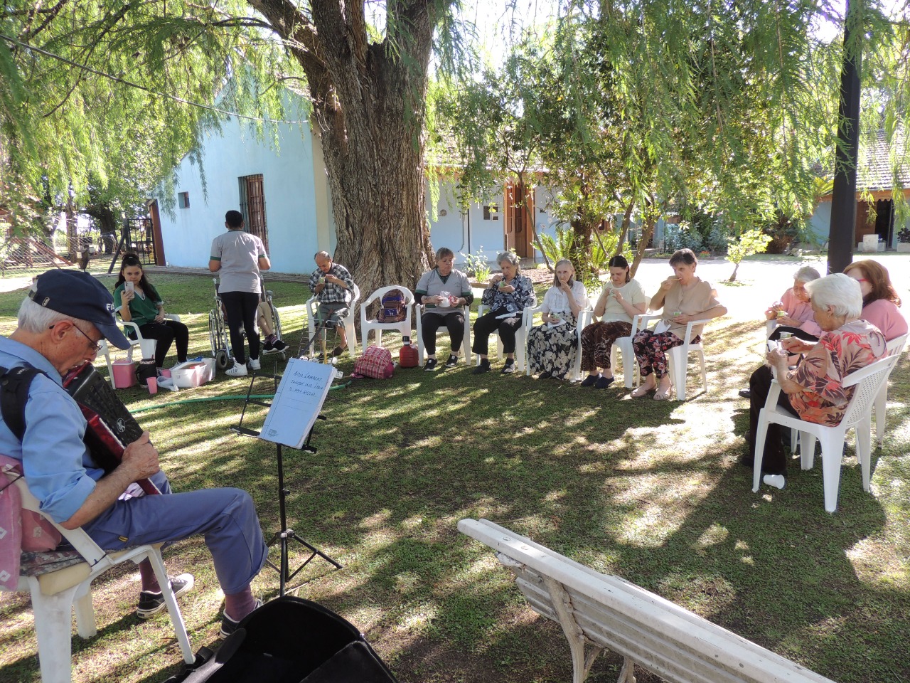 Se organizan visitas guiadas con adultos mayores de Villa Elisa
