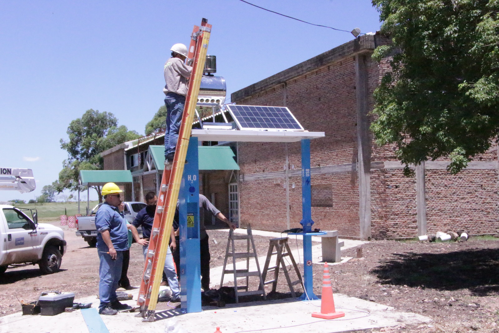 Villa Elisa ya tiene en funcionamiento su primer punto solar